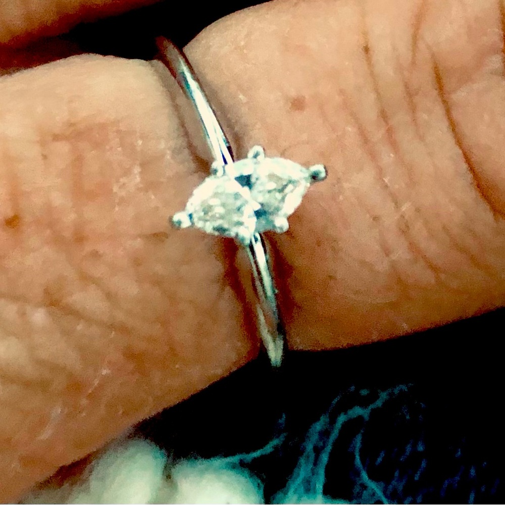 Size 7 💍💎 10k white gold 1/4k SI-1 clarity Diamond solitaire